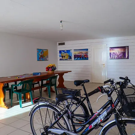 Rose Rossa Roselina Terrassen Og コーリコ