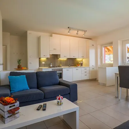 Apartmán Rose Rossa Roselina Terrassen Og Colico