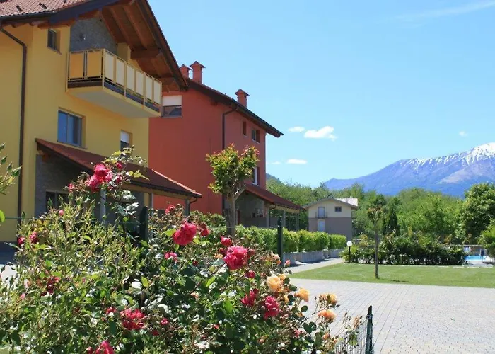 Appartement Rose Rossa Roselina Terrassen Og Colico