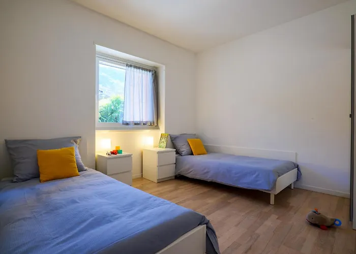 Rose Rossa Roselina Terrassen Og Appartement Colico